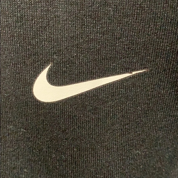 Nike v Neck Tee EUC - Picture 7 of 8